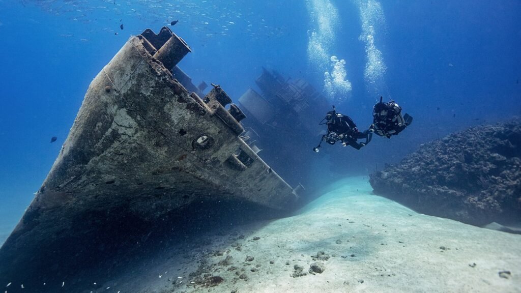 wreck diving fun stay travel